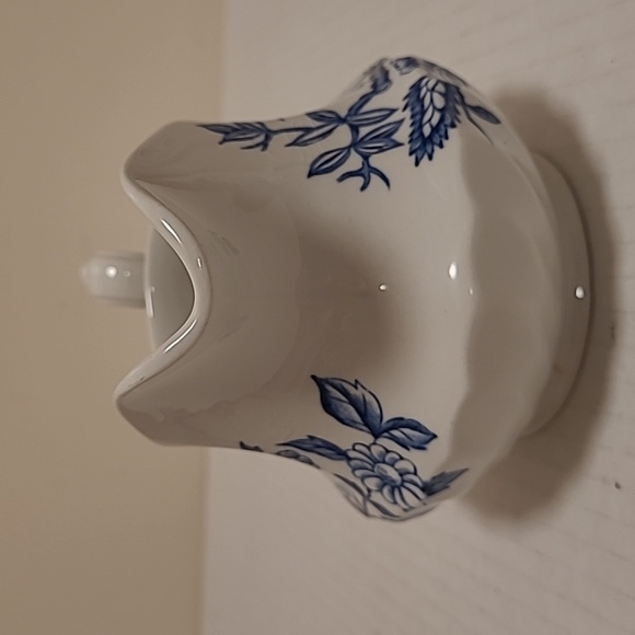 Vintage Royal Wessex England Creamer with Underplate - Picture 13 of 16